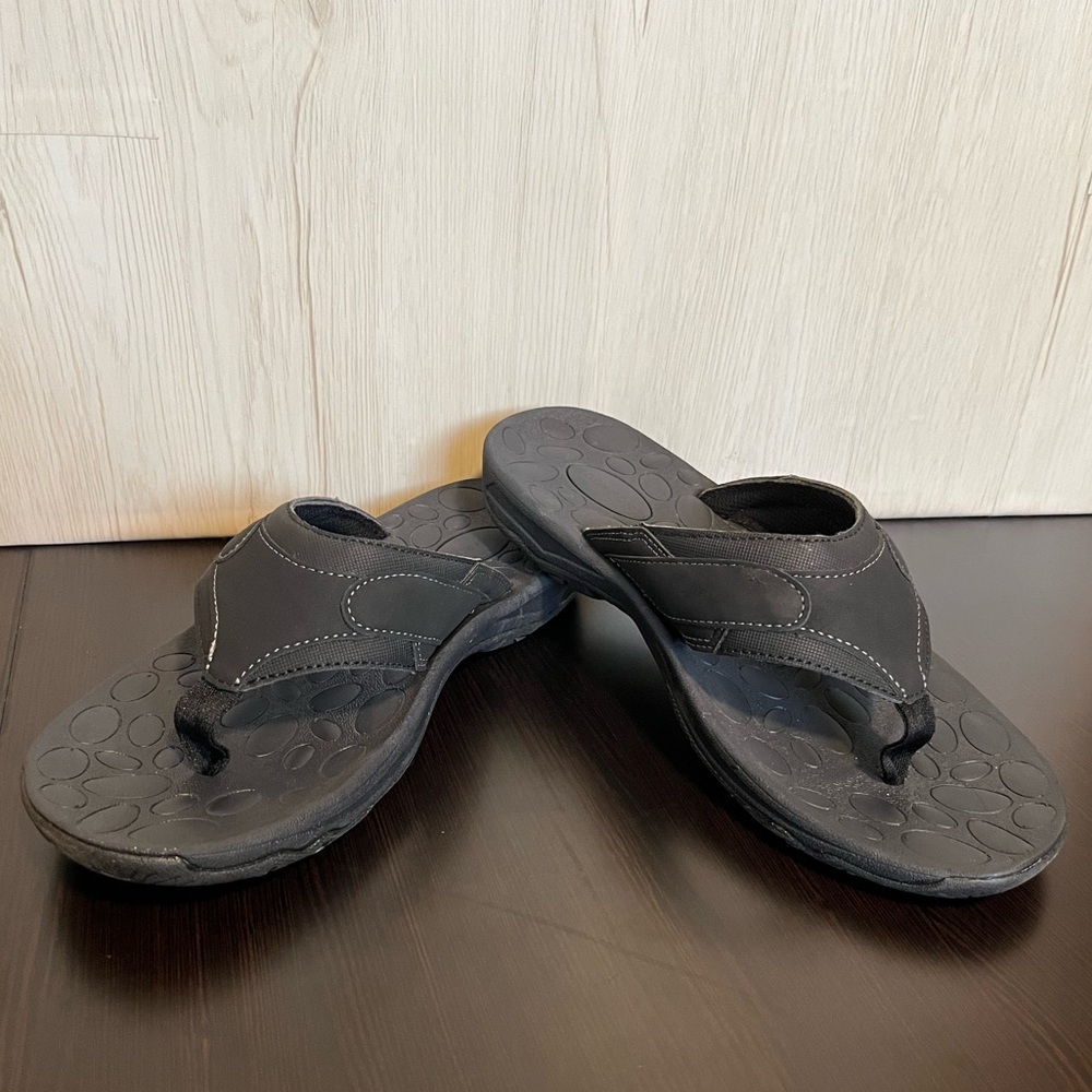 Rockport Hayes Flip Flop Sandal Men’s 8 Black Faux Leather Excellent Condition